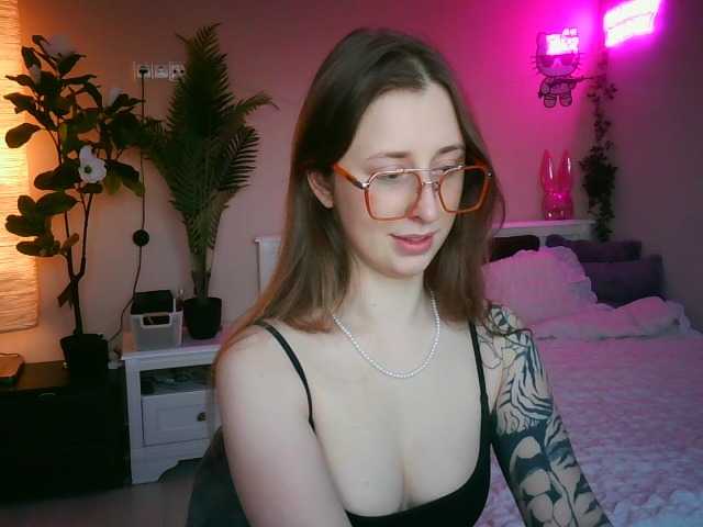 SheTora69 live webcam show