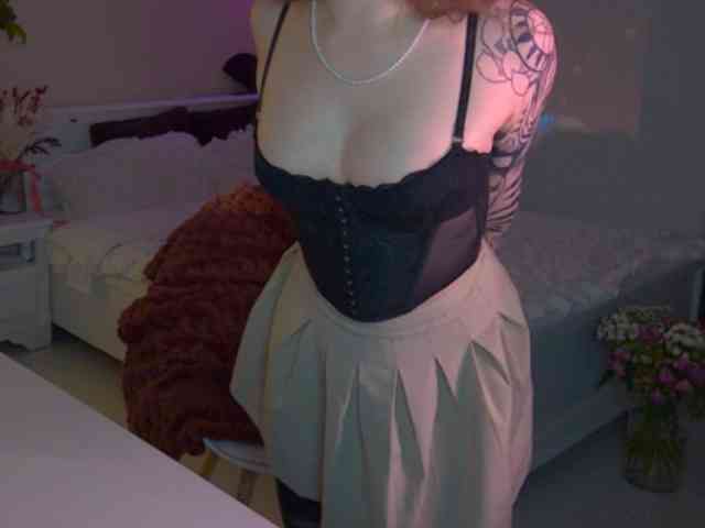 SheTora69 webcam