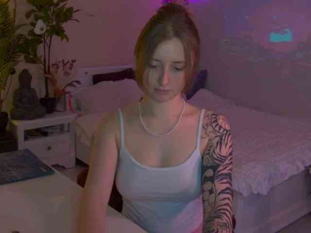 SheTora69 webcam