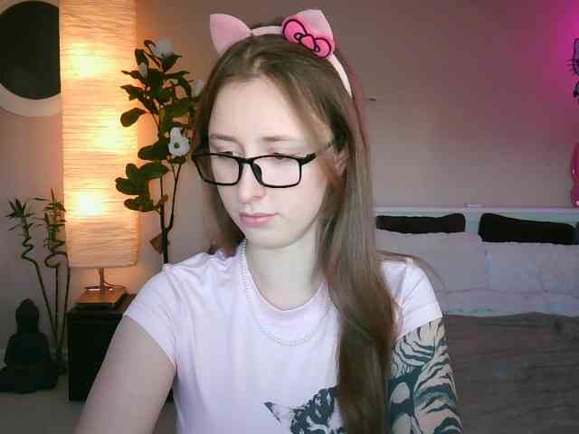 SheTora69 webcam