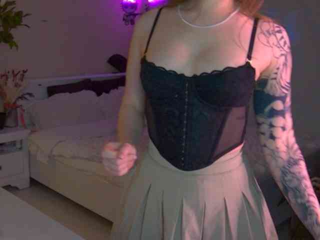 SheTora69 webcam