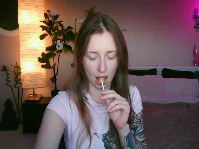 SheTora69 webcam