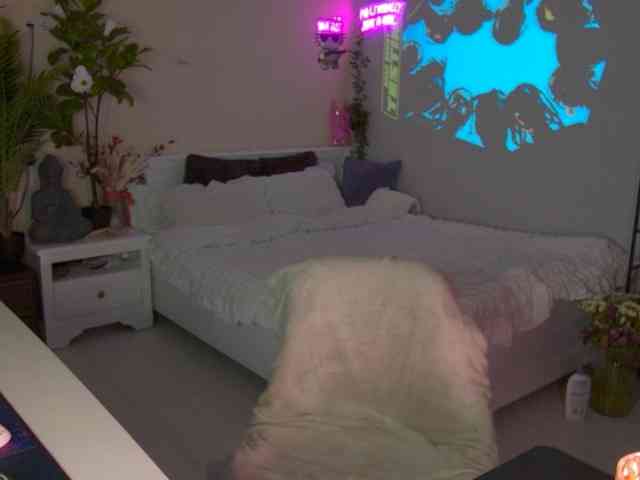 SheTora69 webcam
