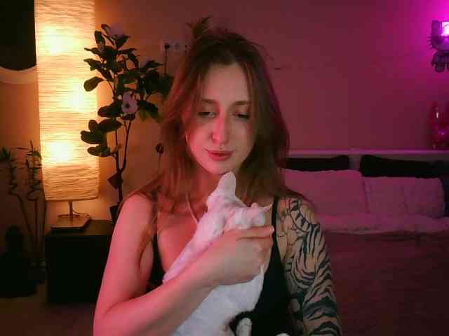 SheTora69 webcam