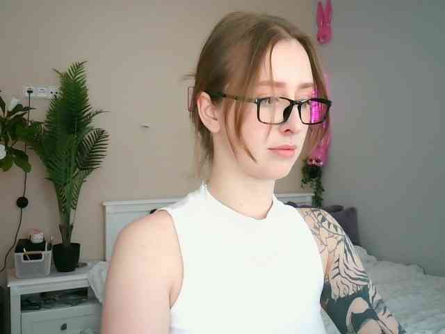 Shetora69's cam show statistics and live stream