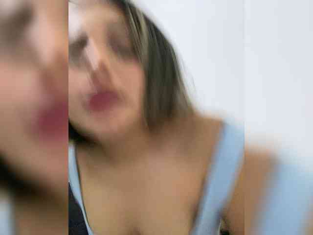 LiaBahamon webcam