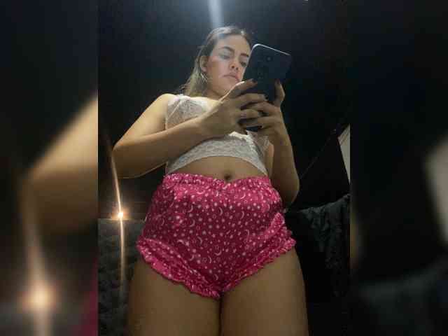LiaBahamon webcam