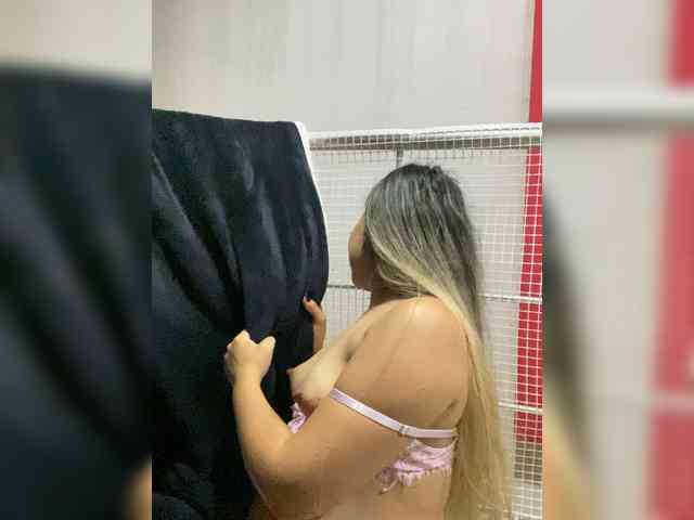 LiaBahamon webcam