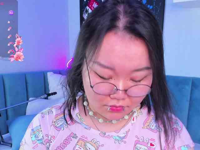 Kimimon's cam show statistics and live stream