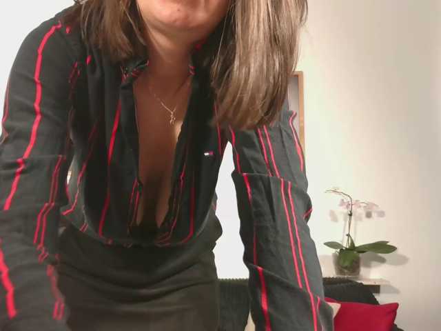 NaughtyAntonia live cam on BongaCams