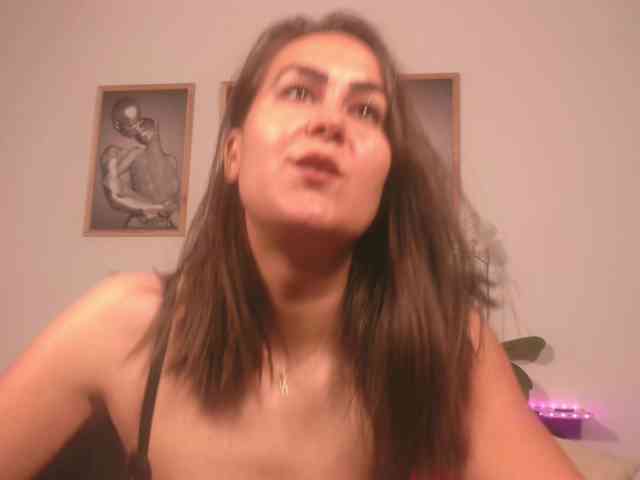 NaughtyAntonia webcam