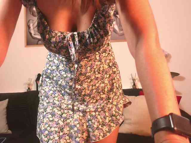 NaughtyAntonia webcam