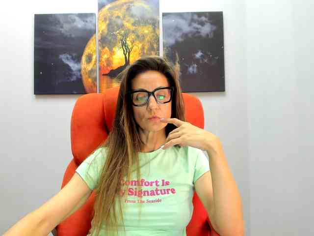 ViktoriiaLuna webcam