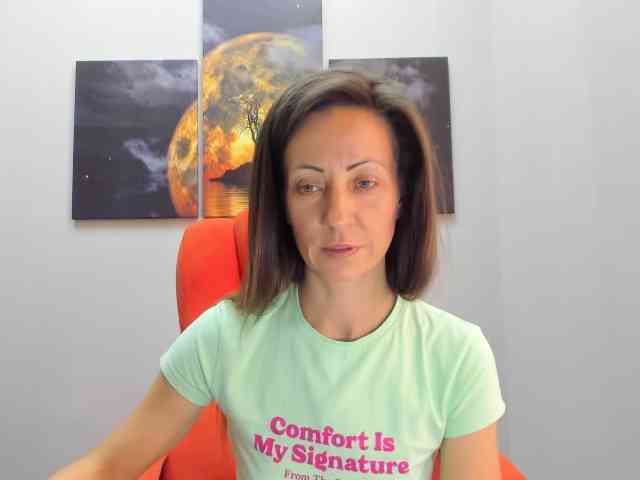 ViktoriiaLuna webcam
