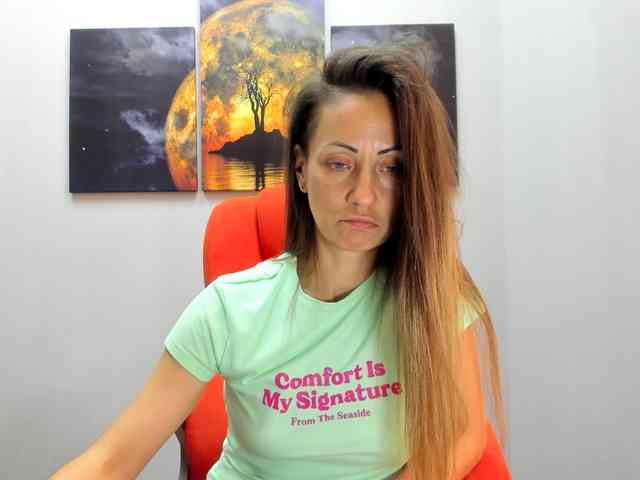 ViktoriiaLuna webcam