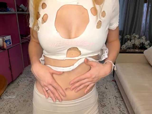 MagdaReino live cam on BongaCams