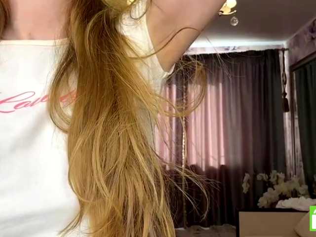 MagdaReino live cam on BongaCams