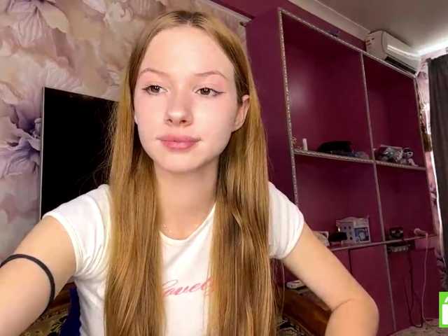 MagdaReino live cam on BongaCams