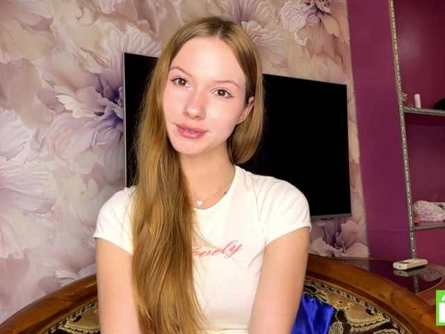 MagdaReino live cam on BongaCams