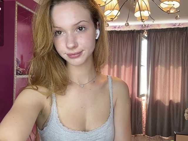 MagdaReino live cam on BongaCams