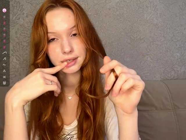 MagdaReino live cam on BongaCams