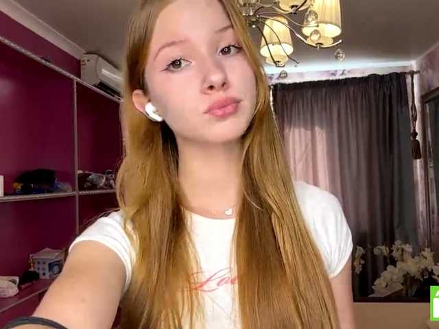 MagdaReino live cam on BongaCams