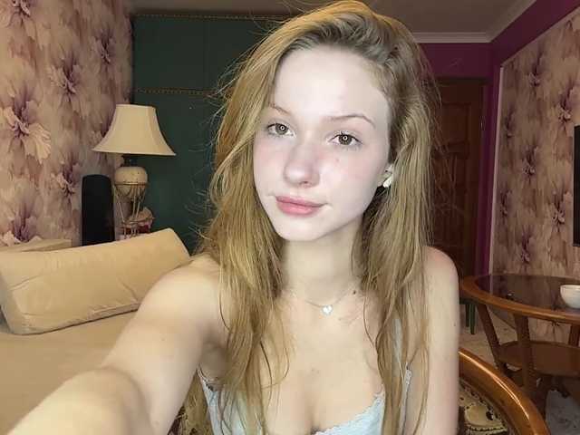 MagdaReino live cam on BongaCams