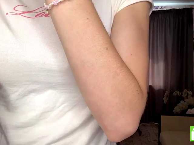 MagdaReino live cam on BongaCams