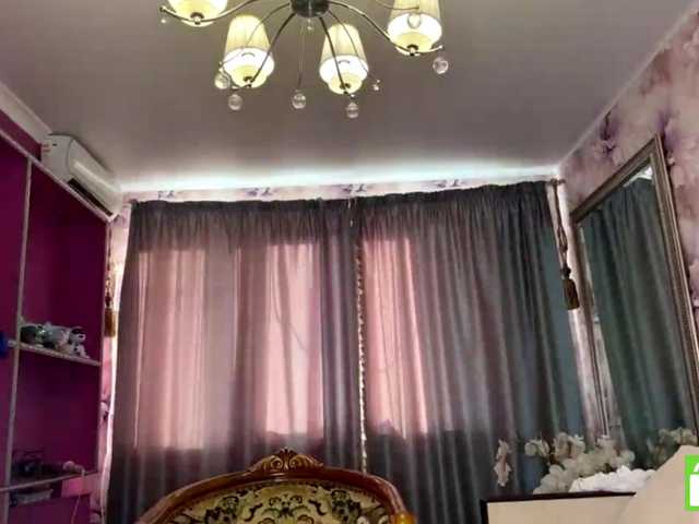 MagdaReino live cam on BongaCams