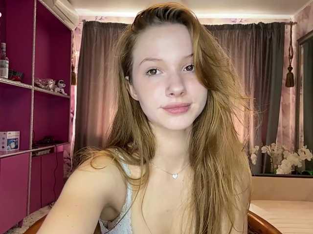 MagdaReino live cam on BongaCams