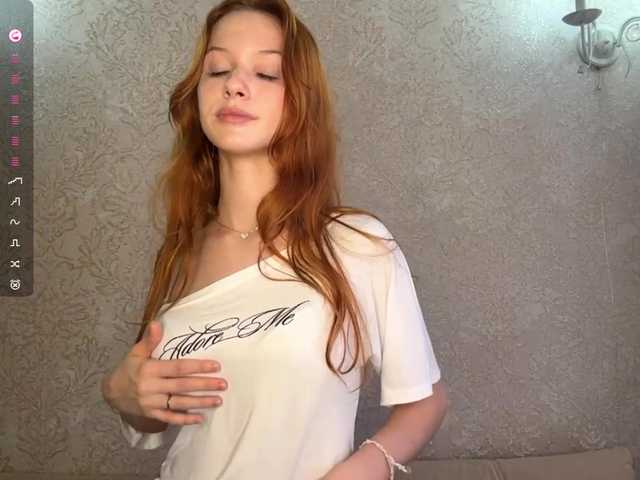 MagdaReino live cam on BongaCams