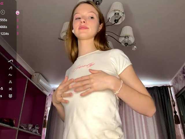 MagdaReino live cam on BongaCams