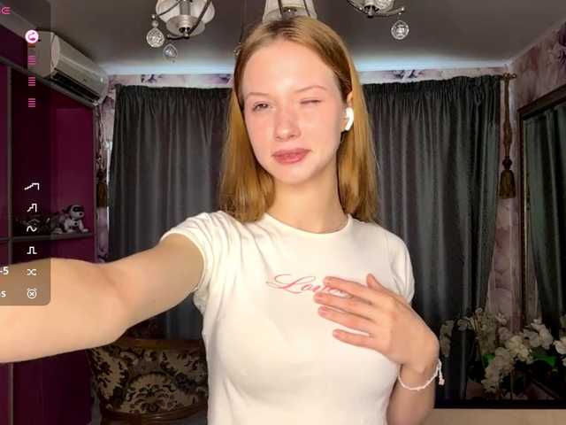 MagdaReino live cam on BongaCams