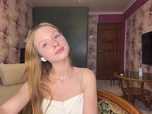 MagdaReino live cam on BongaCams