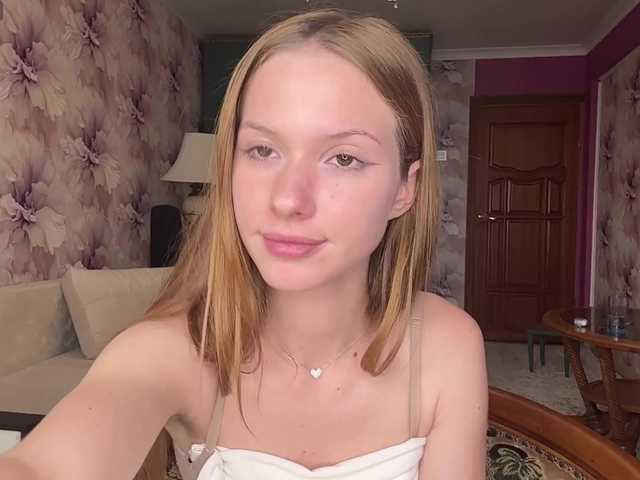 MagdaReino live cam on BongaCams
