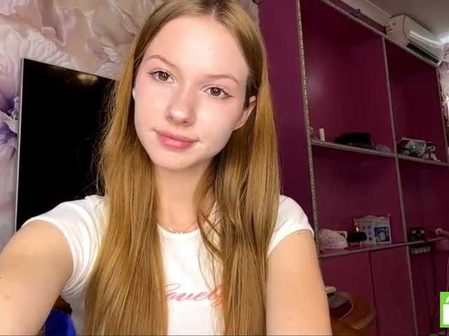 MagdaReino live cam on BongaCams