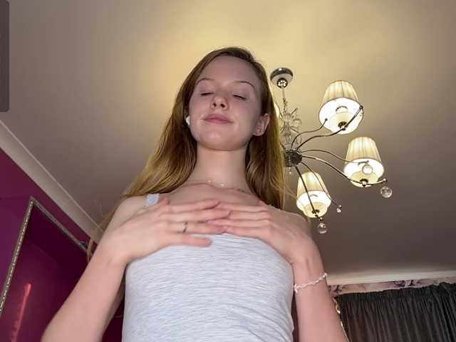 MagdaReino live cam on BongaCams