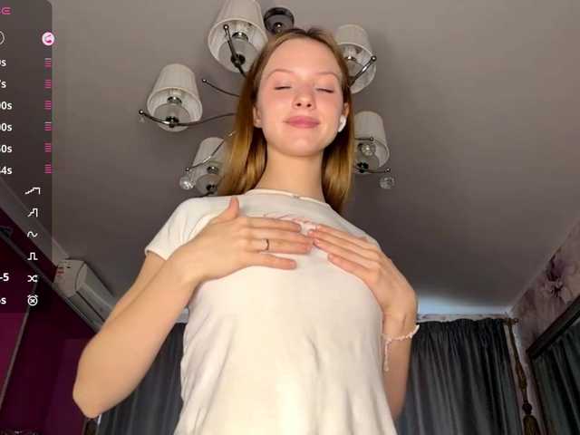 MagdaReino live cam on BongaCams