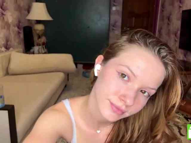 MagdaReino webcam