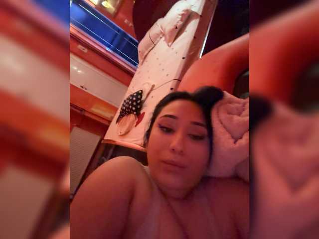 HawaiiPrincess live webcam show