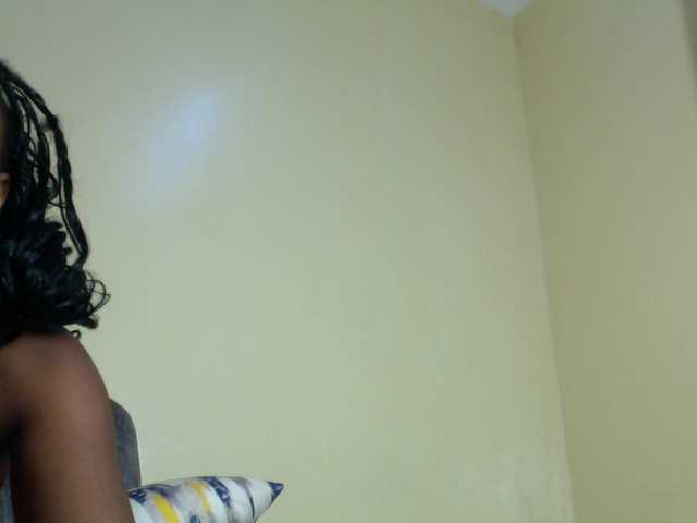 Lilpretty16 live cam on BongaCams