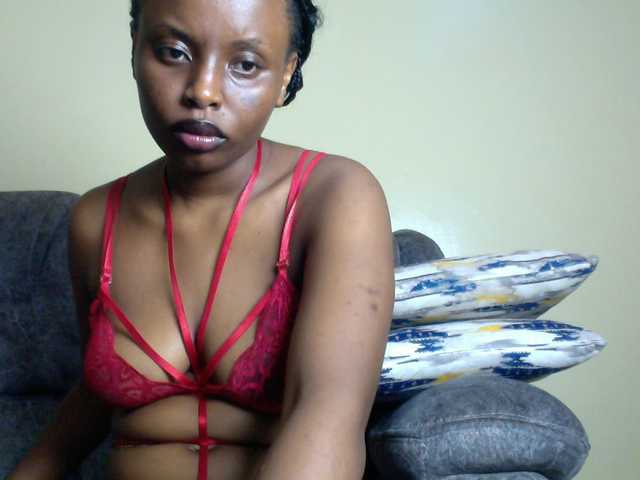 Lilpretty16 live cam on BongaCams