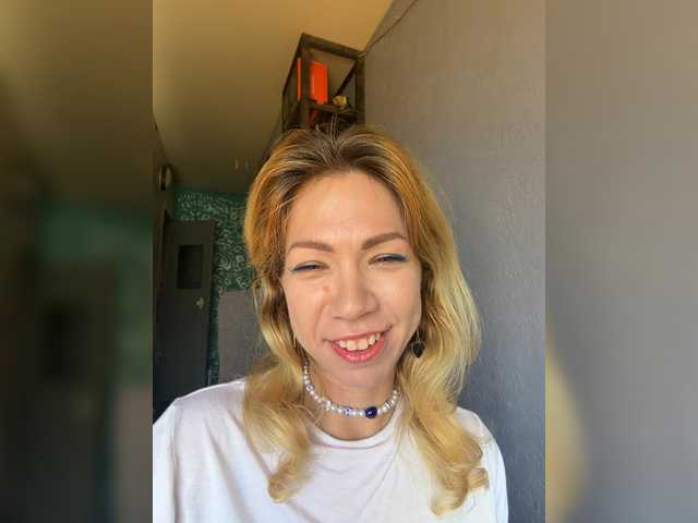 Lexy-Luna live cam on BongaCams