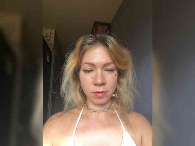 Lexy-Luna webcam