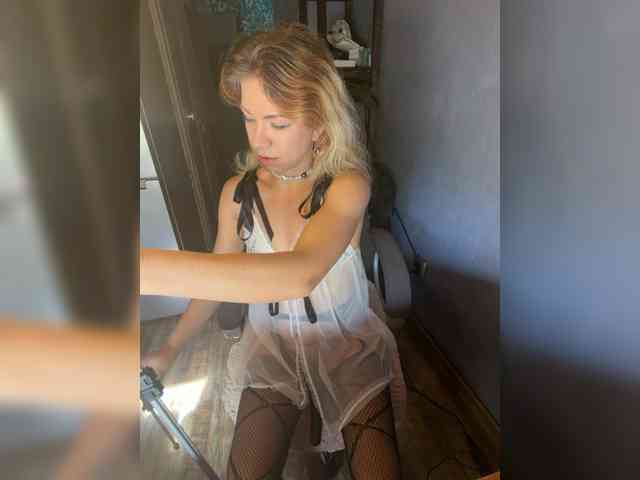 Lexy-Luna webcam
