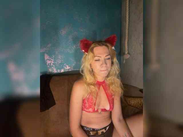 Lexy-Luna webcam