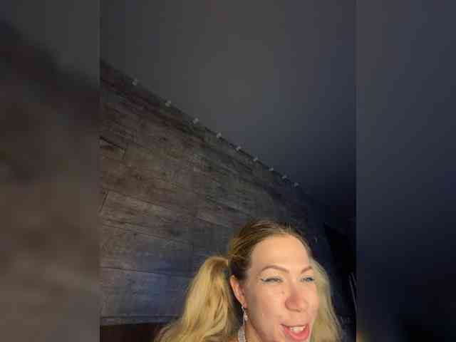 Lexy-Luna Live Webcam on BongaCams
