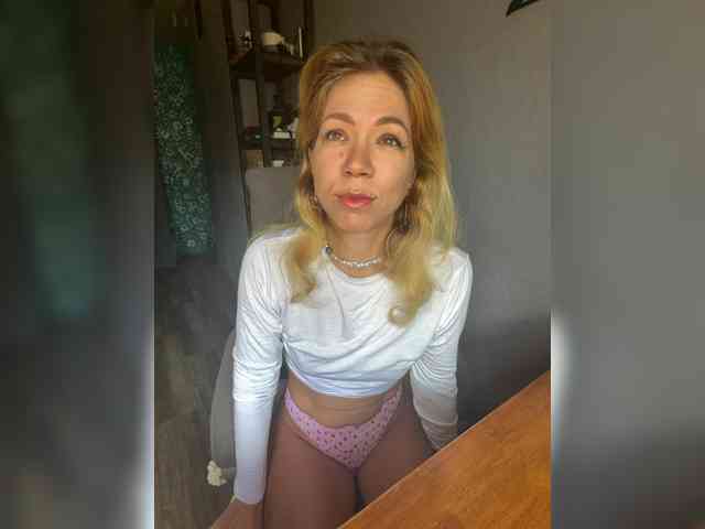 Lexy-Luna webcam