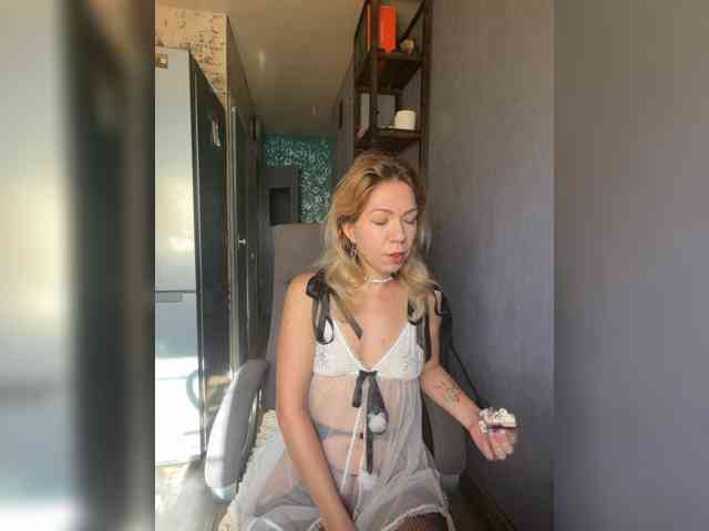 Lexy-Luna webcam