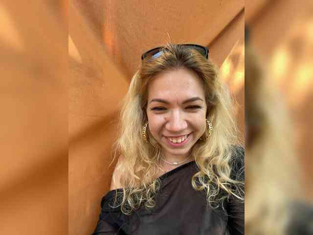Lexy-Luna webcam